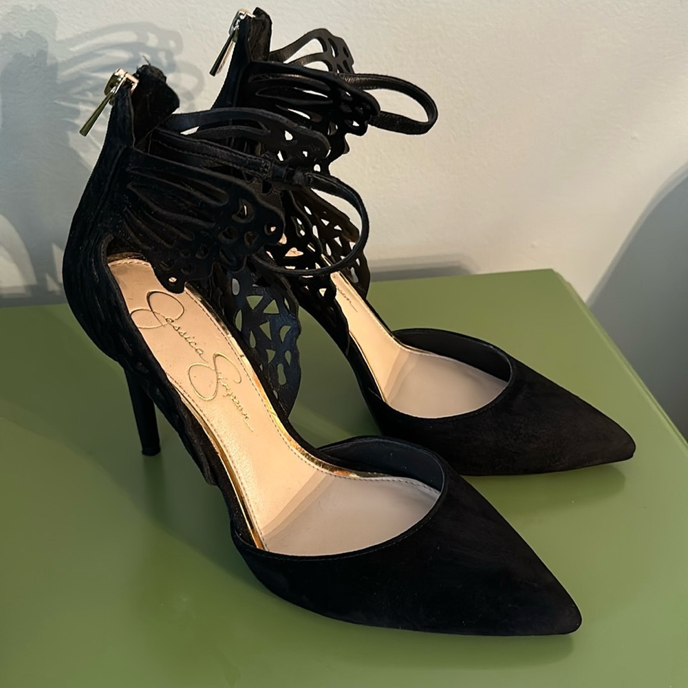 Jessica Simpson Butterfly Pump